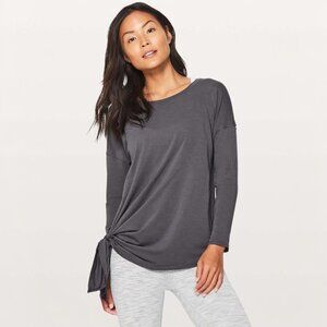 LULULEMON TO THE POINT LONG SLEEVE TOP IN DARK SHADOW SIZE 4